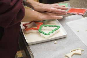 Cómo hacer azúcar de color del palillo en una galleta escultura fotográfica