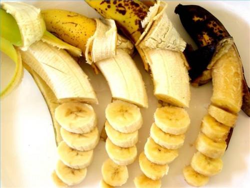 ¿Qué causa los plátanos para madurar?