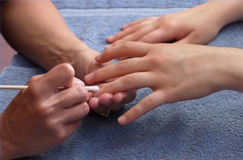 Cómo mantener a Esmalte de uñas con aspecto fresco