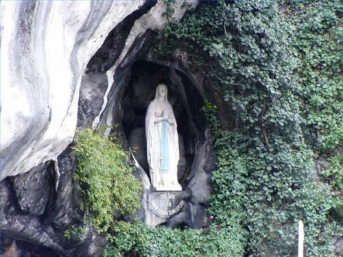 Lo que sucede en una peregrinación a Lourdes?