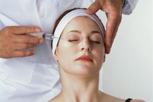 Cómo utilizar Botox para tratar el estrabismo