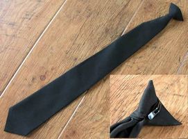 Cómo reparar un clip de corbata