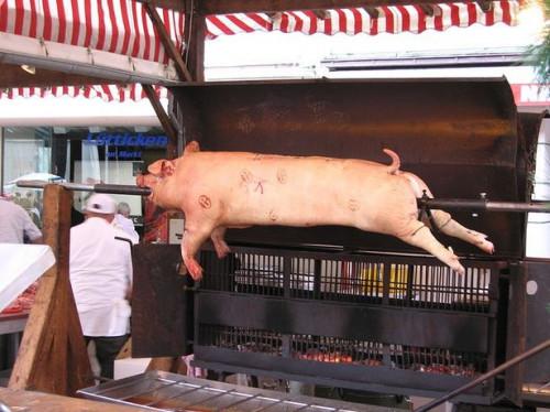 Cómo cocinar un cerdo en un horno de tostación
