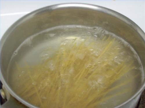 Cómo hacer los espaguetis y albóndigas sanos