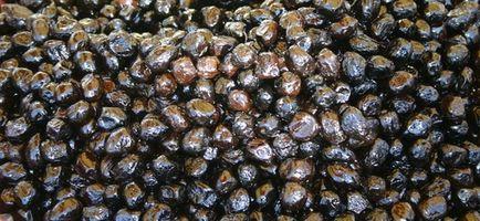 Cómo Conserve en vinagre aceitunas negras