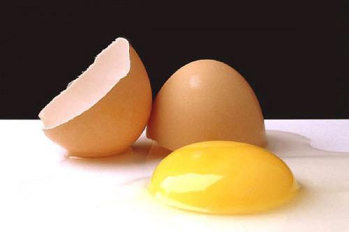 Cómo refrigerar y congelar huevos de pollo