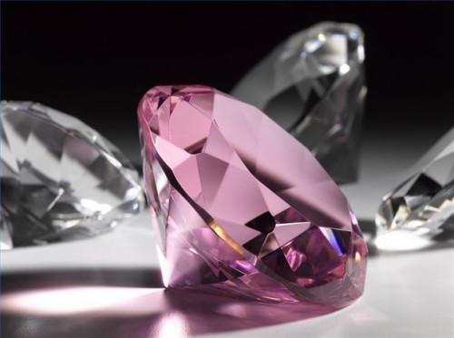 Cómo elegir un diamante rosa