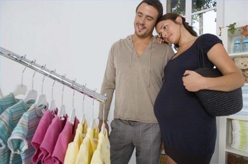 Cómo usar ropa de maternidad Halagador