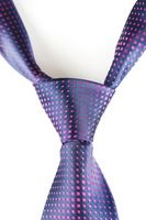 ¿cómo puedo atar una corbata de raso?