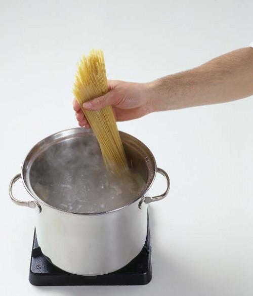 Cómo hacer un plato de pasta con marisco rápida