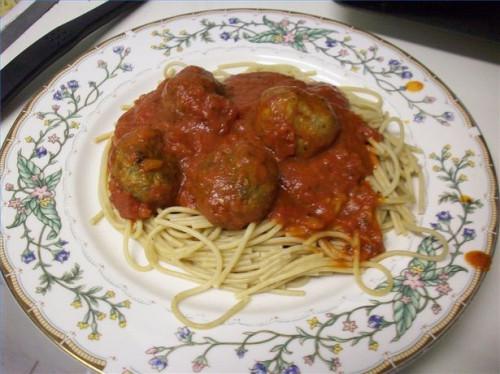 Cómo hacer los espaguetis y albóndigas sanos